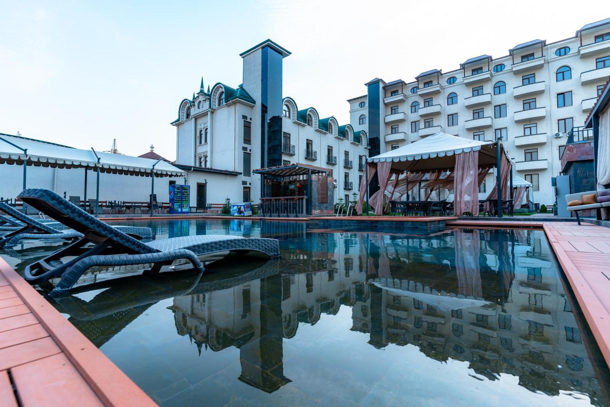 Bravo Hotel Samarkand Exterior photo